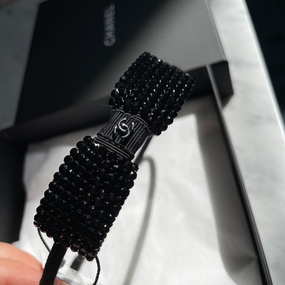 Princess alert! 22A Chanel Black Sequin Beads Headband - Picture 4 of 5